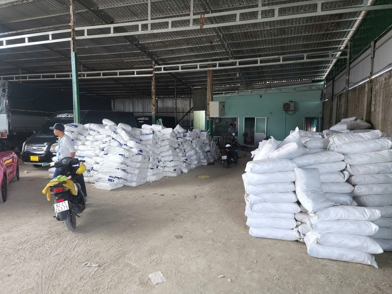 Bãi xe Thiên An tại Tân An, Long An